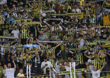 Serdar Aziz transfer görüşmeleri için kamptan ayrıldı
