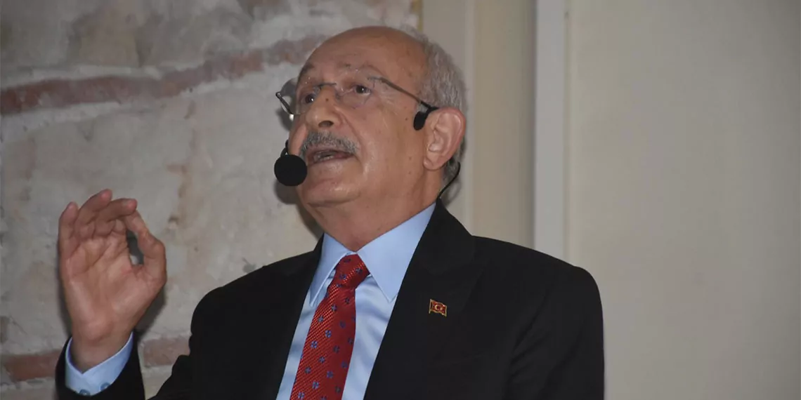 Cumhuriyet halk partisi (chp) eski genel başkanı kemal kılıçdaroğlu, "medyanın susmaması gerekiyor. Gazeteciler susarsa, cumhuriyet, halk ve hak susar" dedi.