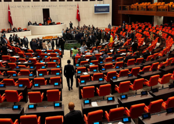 TBMM'de' 'mecliste şiddet' ve 'belediyelerin borçları' tartışması