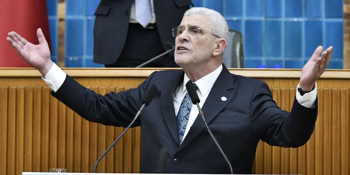 İYİ Parti Genel Başkanı Müsavat Dervişoğlu, "Mevcut hükümetten beklentimiz, yanlışta ısrarcı olmamaları ve Esad'la görüşmede somut bir eylem planı ortaya çıkarmalarıdır. Aksi halde son 13 yılda yapılan yanlışlara bir yenisi daha eklenecek, olası çözüm fırsatı bir kez daha ıskalanmış olacaktır" dedi.