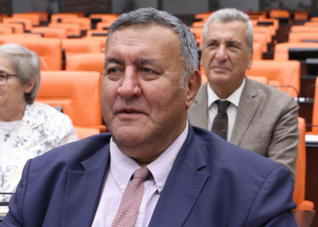 Vatandaş gelirini bankalara faiz olarak ödüyor
