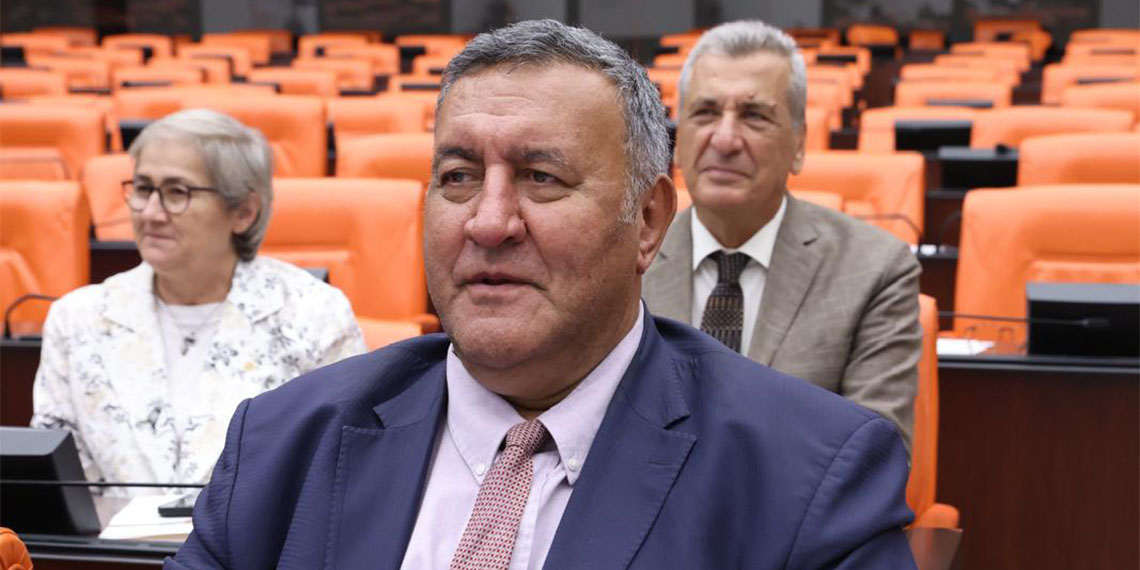 Vatandaş gelirini bankalara faiz olarak ödüyor