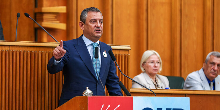 Bu akşam saat 21:00'de ayağa kalkın