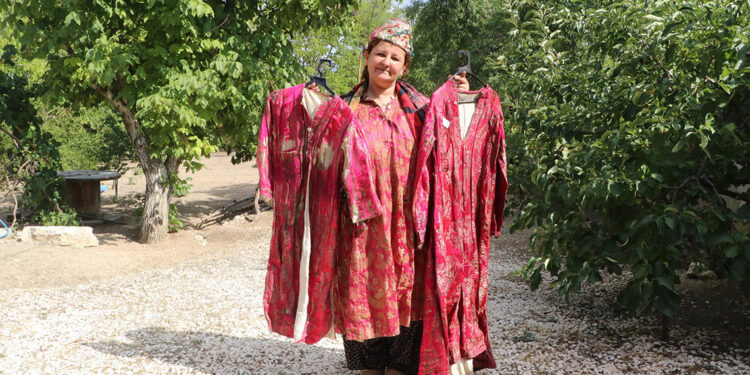 150 yıllık gelinlikler, yıpranmadan bugüne ulaştı