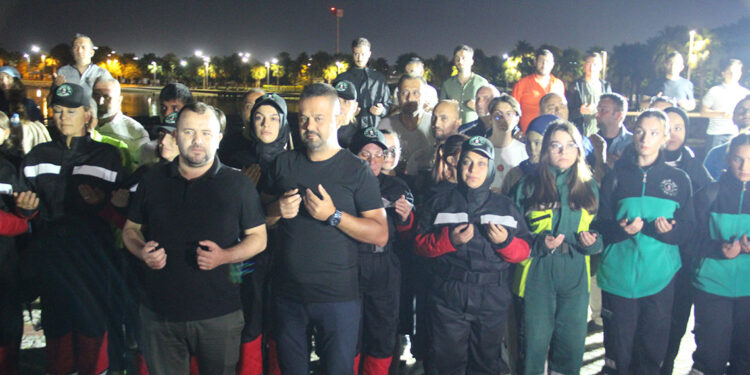 17 Ağustos depreminin 25'inci yılında Gölcük'te anma töreni düzenlendi