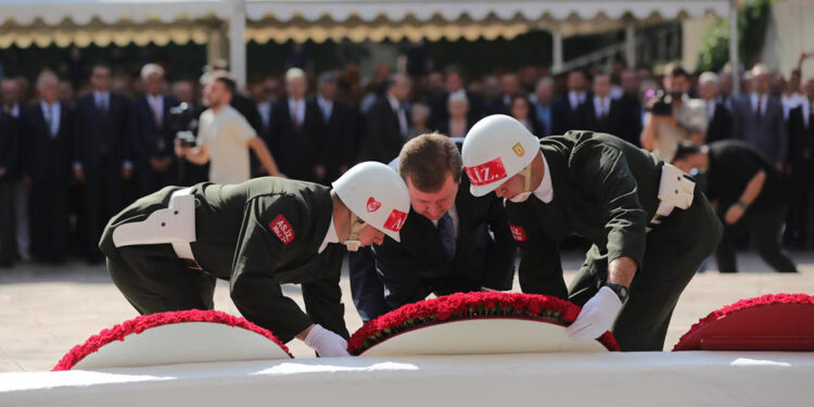 3'üncü Cumhurbaşkanı Celal Bayar, kabri başında anıldı