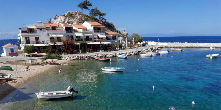 Yunan adaları ile Türkiye'deki tatil fiyatları kafa kafaya