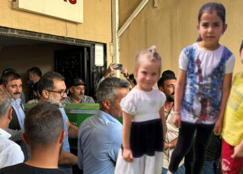 Şanlıurfa'da otomobilin çarptığı 5 çocuğun cenazeleri ailelerine teslim edildi