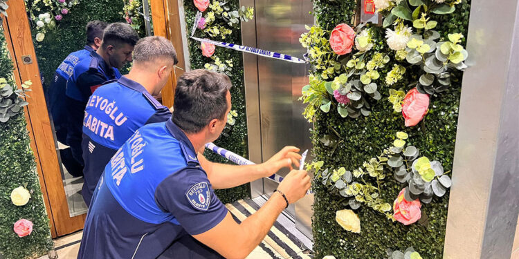Beyoğlu'nda kadınlara yönelik darp iddialarıyla gündeme gelen mekan mühürlendi