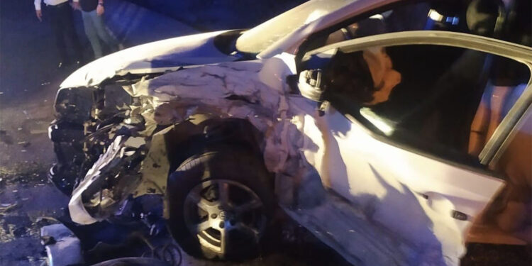 Mardin'de otomobiller kafa kafaya çarpıştı; 6 yaralı