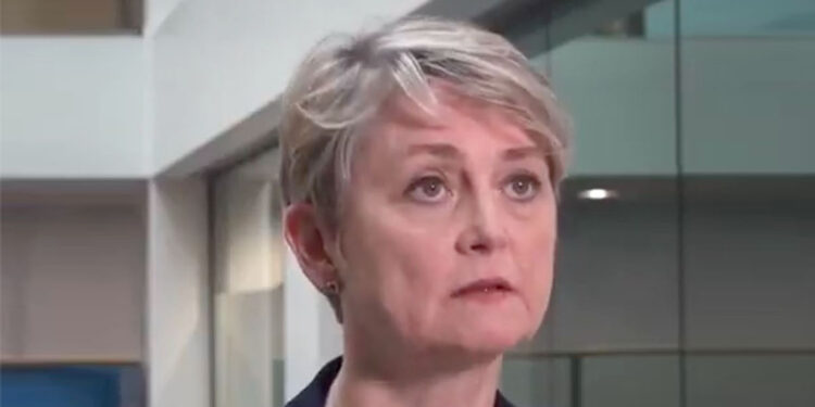 İngiltere'deki camilerin güvenliği artırılıyor