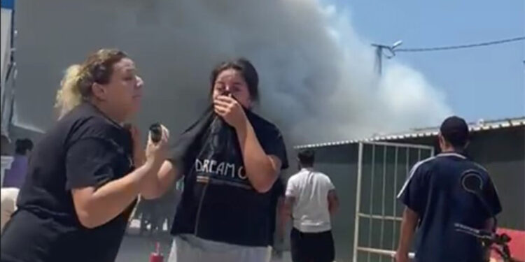 Depremzedelerin yaşadığı konteyner kentte yangın