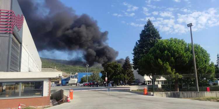 Bursa'da yat fabrikasında yangın