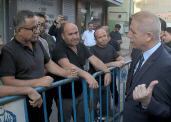 İETT otobüsünün 4 katlı binaya çarptığı olay yerinde inceleme