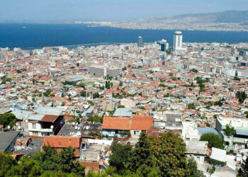 İzmir'deki yapıların yüzde 40'ı gecekondu