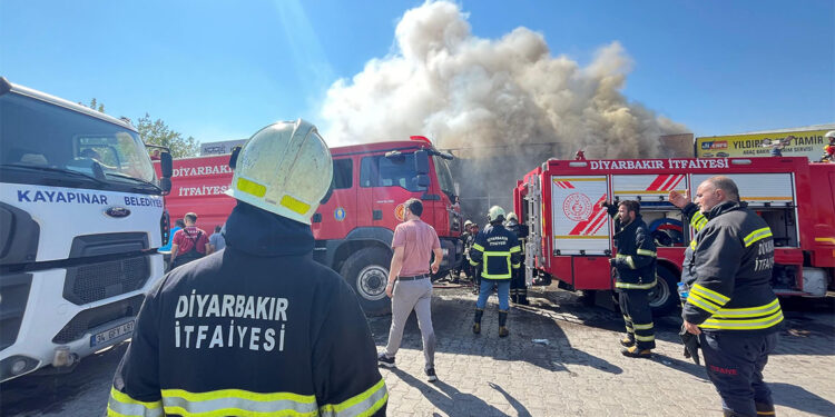 Diyarbakır 3'üncü Sanayi Sitesi'nde yangın