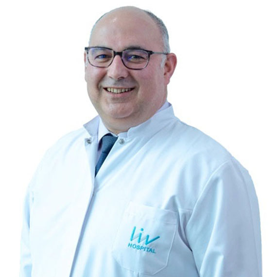 Liv Hospital Ankara Kardiyoloji Bölümü’nden Prof. Dr. Murat Tulmaç, girişimsel tedaviye gerek kalmadan göğüs ağrısını dindirmenin mümkün olduğunu söyledi.