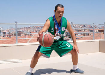 Down Sendromlu bireyler başarı için spora devam etmeli