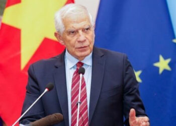 8 Norveçli diplomatın statülerininin iptaline tepki