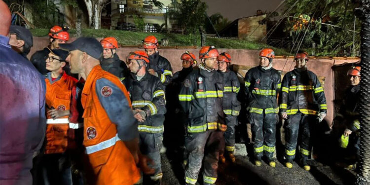 Brezilya'da düşen yolcu uçağının enkazından 62 ceset çıkarıldı