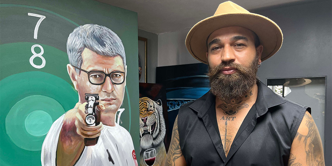 Ediren'de yaşayan Azerbaycan asıllı Türk ressam Hatai Abdullayev, 19 metre havalı tabanca karma takım müsabakasında ekipmansız atışla Paris'te yapılan 2024 Olimpiyatları'na damgasını vuran milli atıcı Yusuf Dikeç'i resmetti.