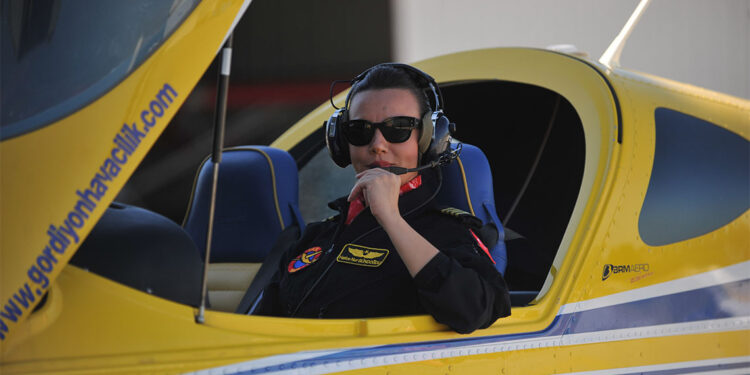 Türkiye'nin tek kadın pilotunun hayali kadın gyrocopter timi kurmak