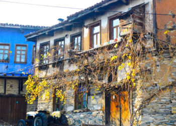 Cumalıkızık 700 yıllık tarihi ile görenleri hayran bırakıyor