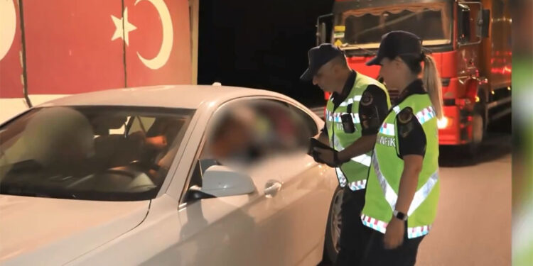 8-15 Ağustos arasında 1 milyon 971 bin 985 araç denetledi