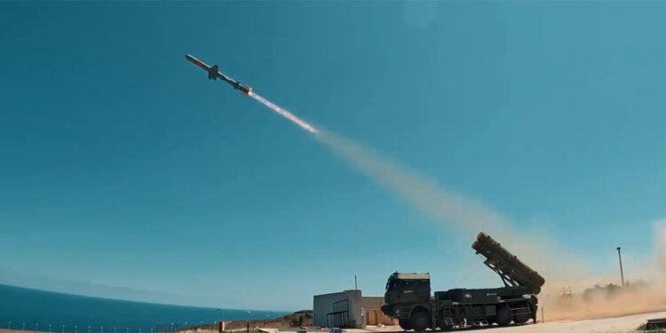 'Kara Atmaca' en uzun menzilli uçuşunu gerçekleştirdi