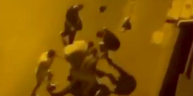 Şişli'de tekmeli yumruklu kavga