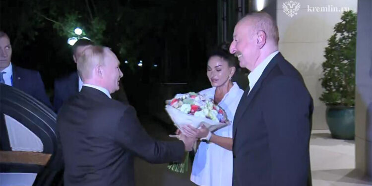 Vladimir Putin Azerbaycan'da