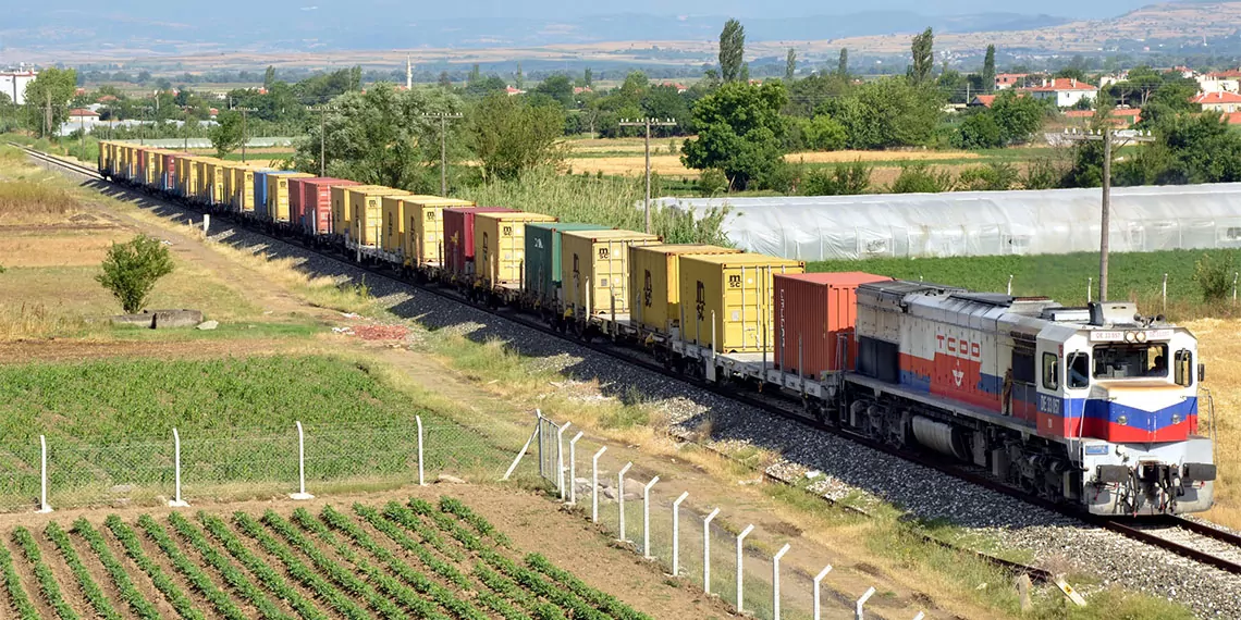 Ulaştırma ve altyapı bakanı abdulkadir uraloğlu, 2024 yılı ocak-temmuz döneminde demir yolu ile ihracatta geçen yılın aynı dönemine göre yüzde 13,2 artış yaşandığını ve 1,2 milyon ton ihracat yükü taşındığını bildirdi.