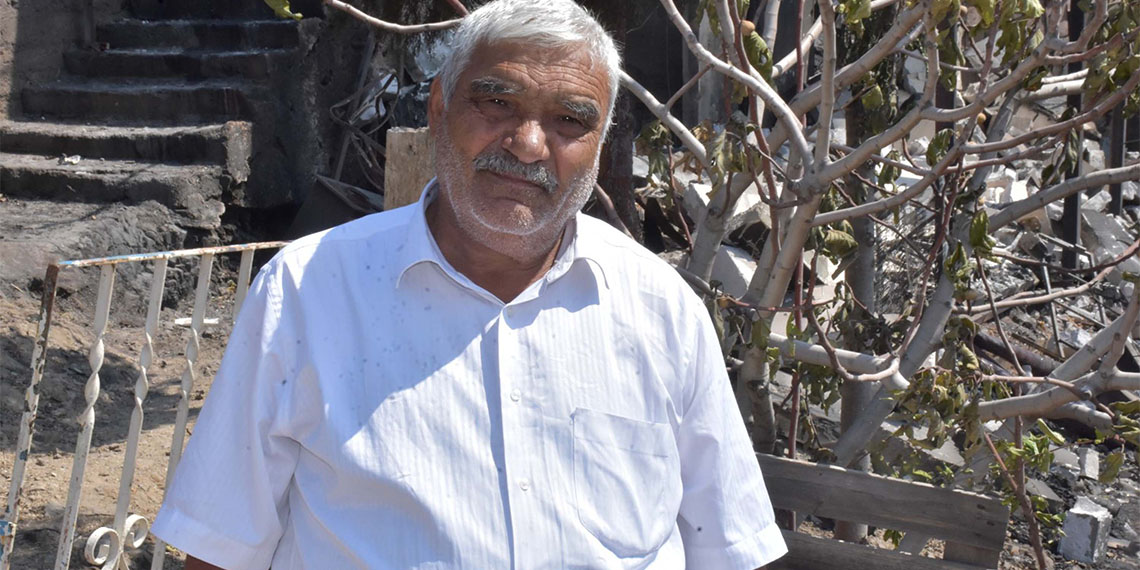 Karşıyaka'daki Yamanlar Dağı'nda çıkan yangında yerleşim yerleri etkilendi. Yangında 17 ev yandı, 105 ev boşaltıldı. 44 iş yeri de tahliye edildi. İzmir'deki yangında evleri yananlar, yaşadıklarını anlattı.