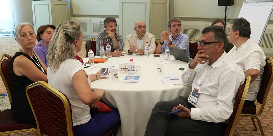 İstanbul Büyükşehir Belediye Başkanı Ekrem İmamoğlu, "Cumhuriyet Halk Partisi değişecek ve Türkiye de değişecek. Bu sürecin, bu yolculuğun başka bir sonucu olmaz, olmamalıdır" diye konuştu.