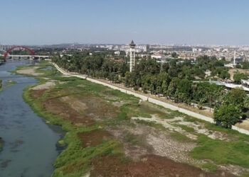 Seyhan Nehri'nde gün geçtikçe kirlilik artıyor