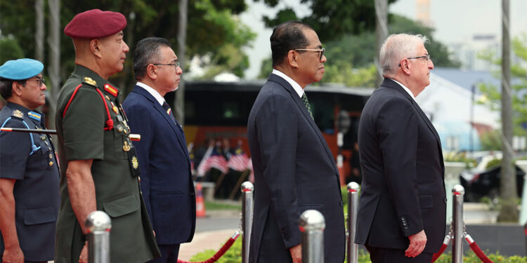 Yaşar Güler Malezya'da temaslarına devam ediyor