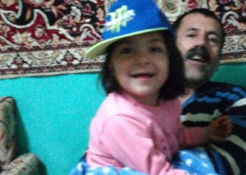 Kızını boğarak öldürdükten sonra intihar etti