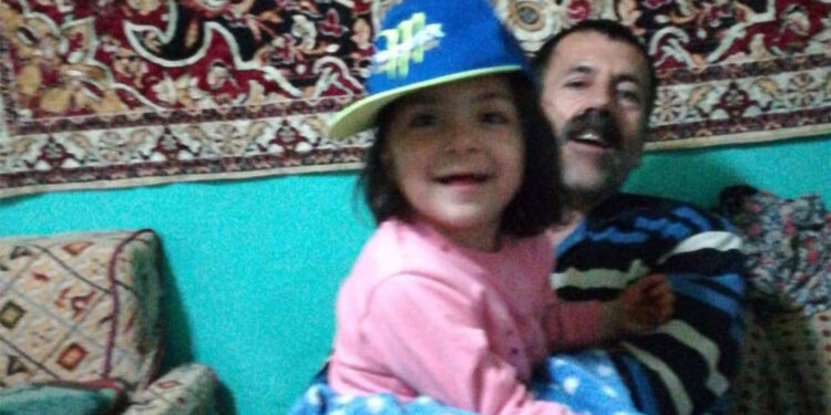 Kızını boğarak öldürdükten sonra intihar etti