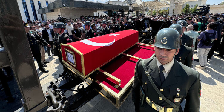 Şehit olan Piyade Uzman Çavuş Muhammed Emin Önk'e veda