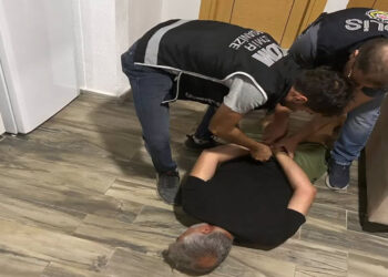 İzmir'de suç örgütüne yönelik operasyon; 11 gözaltı
