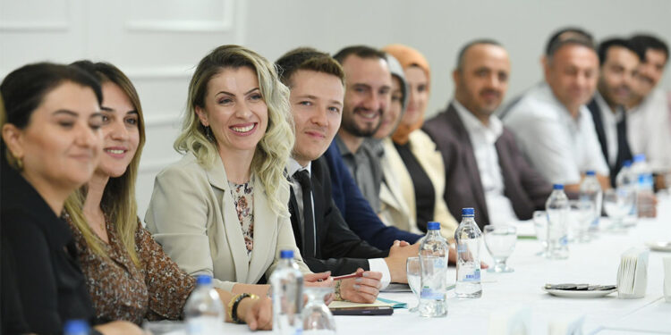 Öğretmenlerin mazerete bağlı yer değiştirme atamaları için yeniden başvuru