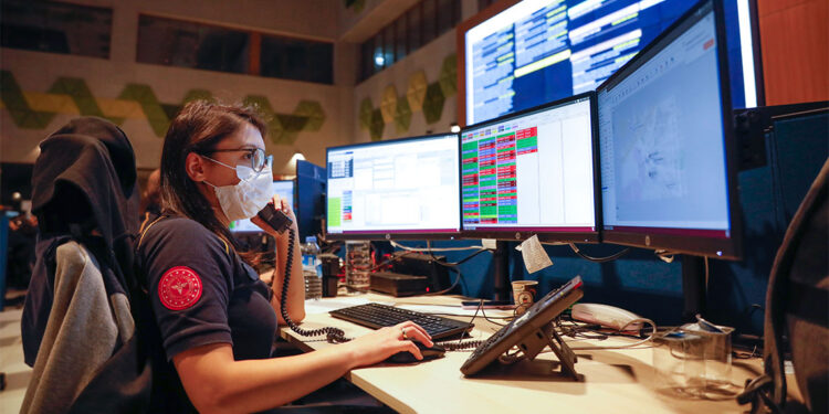 Komşusuyla kavga edip ambulans çağıran var