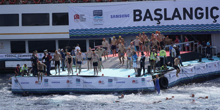 36'ncı Samsung Boğaziçi Kıtalararası Yüzme Yarışına 2 bin 836 yüzücü katıldı