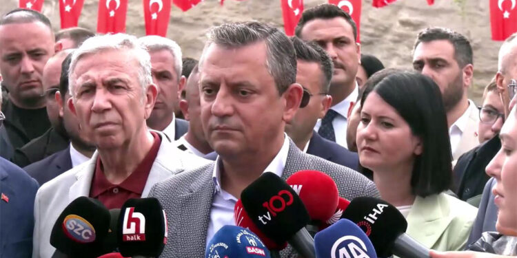 Alpay Özalan Türkiye'ye yakışmıyor