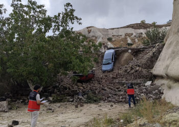 Sel felaketinden hasar gören peribacalarında inceleme