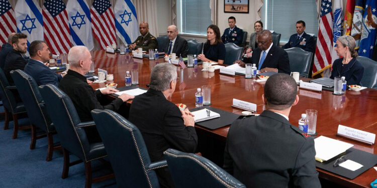 ABD Savunma Bakanı Austin İsrailli mevkidaşı Gallant ile görüştü