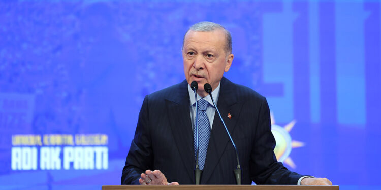 AK Parti'nin değerlerini benimseyen herkese kapımız sonuna kadar açıktır