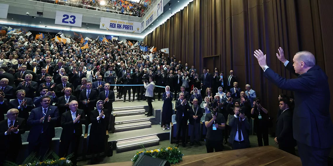 Ak parti'nin değerlerini benimseyen herkese kapımız sonuna kadar açıktır