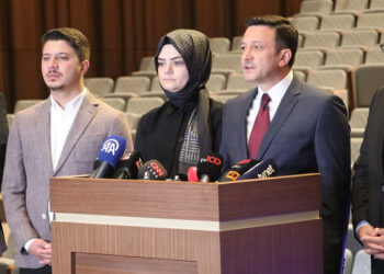 AK Parti'ye milletvekili ve belediye başkanı düzeyinde katılımlar olacak