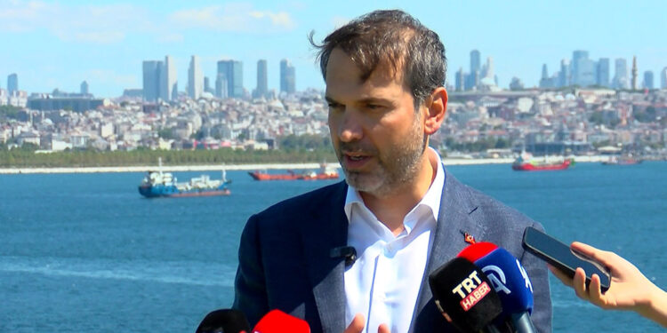 Abdülhamid Han Sondaj Gemisi Karadeniz'de faaliyetlerine devam edecek